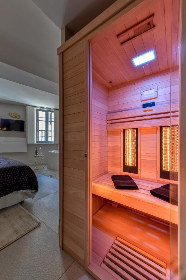 Les Gites De Laure - O Lit Divin, Instant De Volupte, Balneo Sauna, Climatisation, Netflix, 160M De La Cite Medievale 卡尔卡松 外观 照片