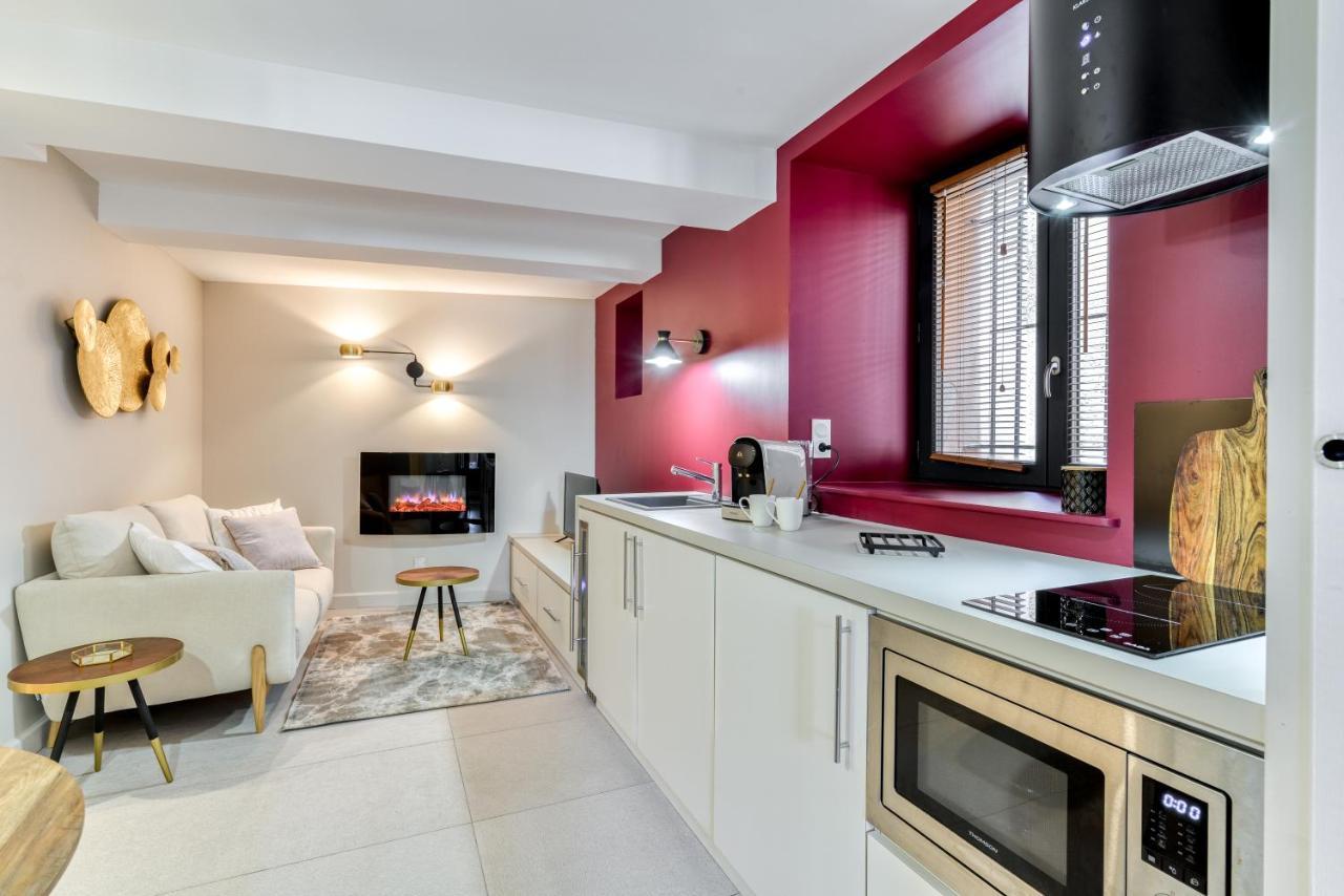 Les Gites De Laure - O Lit Divin, Instant De Volupte, Balneo Sauna, Climatisation, Netflix, 160M De La Cite Medievale 卡尔卡松 外观 照片