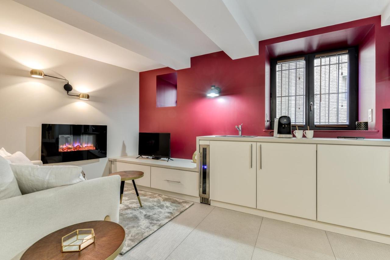 Les Gites De Laure - O Lit Divin, Instant De Volupte, Balneo Sauna, Climatisation, Netflix, 160M De La Cite Medievale 卡尔卡松 外观 照片