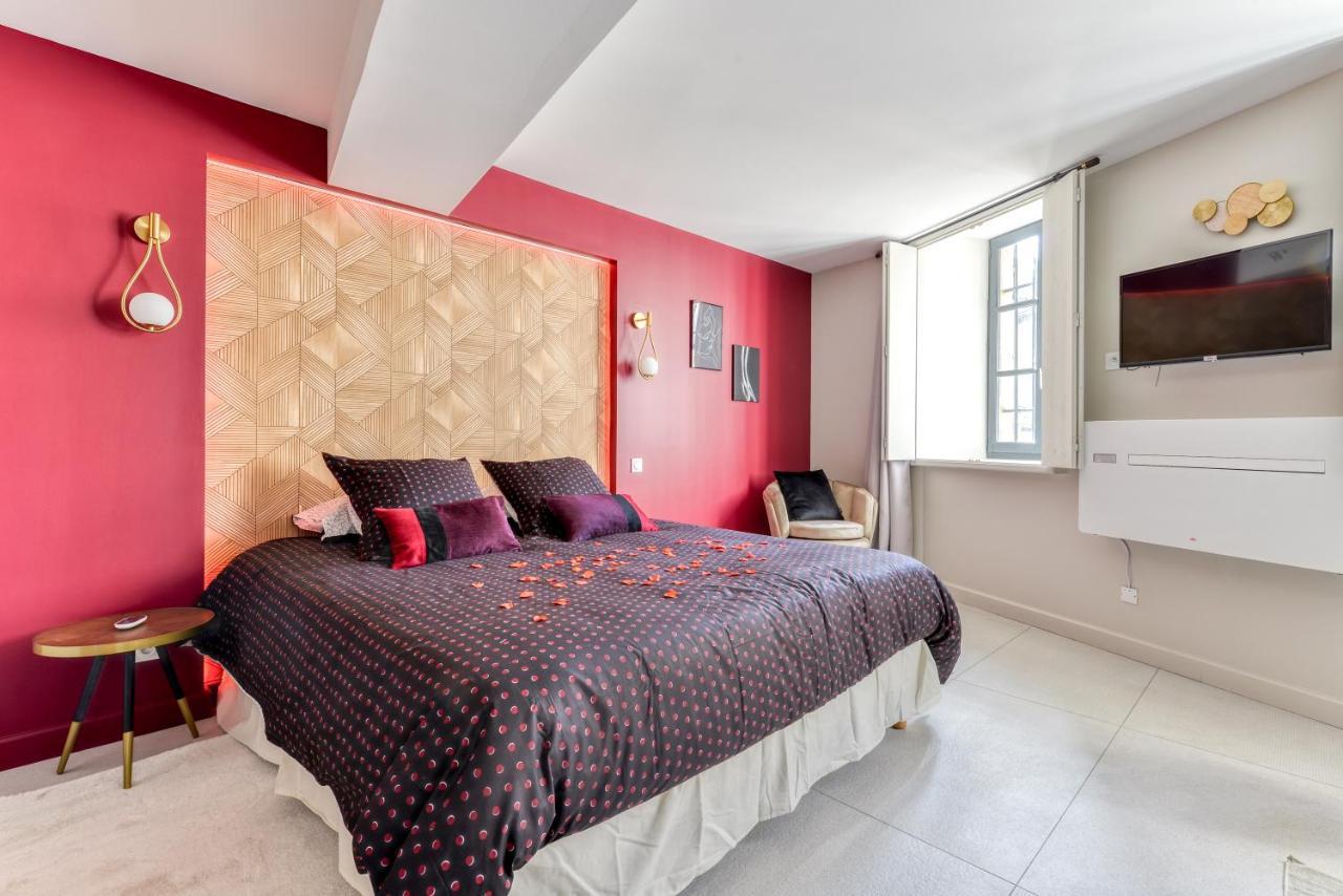 Les Gites De Laure - O Lit Divin, Instant De Volupte, Balneo Sauna, Climatisation, Netflix, 160M De La Cite Medievale 卡尔卡松 外观 照片