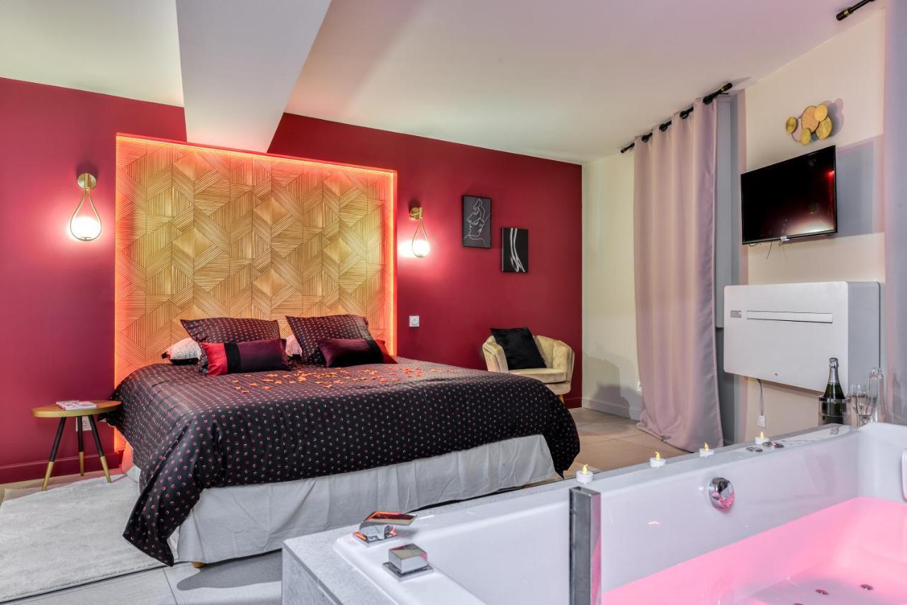 Les Gites De Laure - O Lit Divin, Instant De Volupte, Balneo Sauna, Climatisation, Netflix, 160M De La Cite Medievale 卡尔卡松 外观 照片