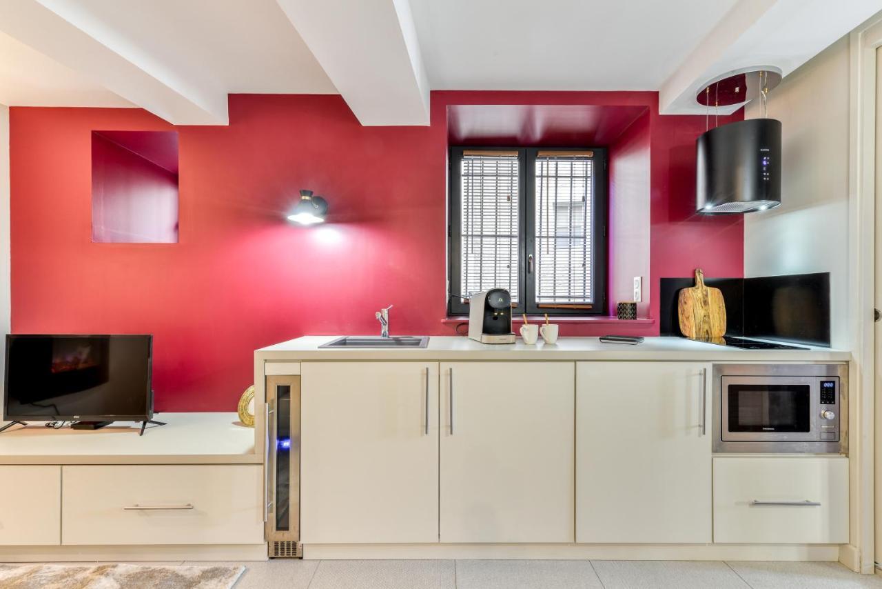 Les Gites De Laure - O Lit Divin, Instant De Volupte, Balneo Sauna, Climatisation, Netflix, 160M De La Cite Medievale 卡尔卡松 外观 照片