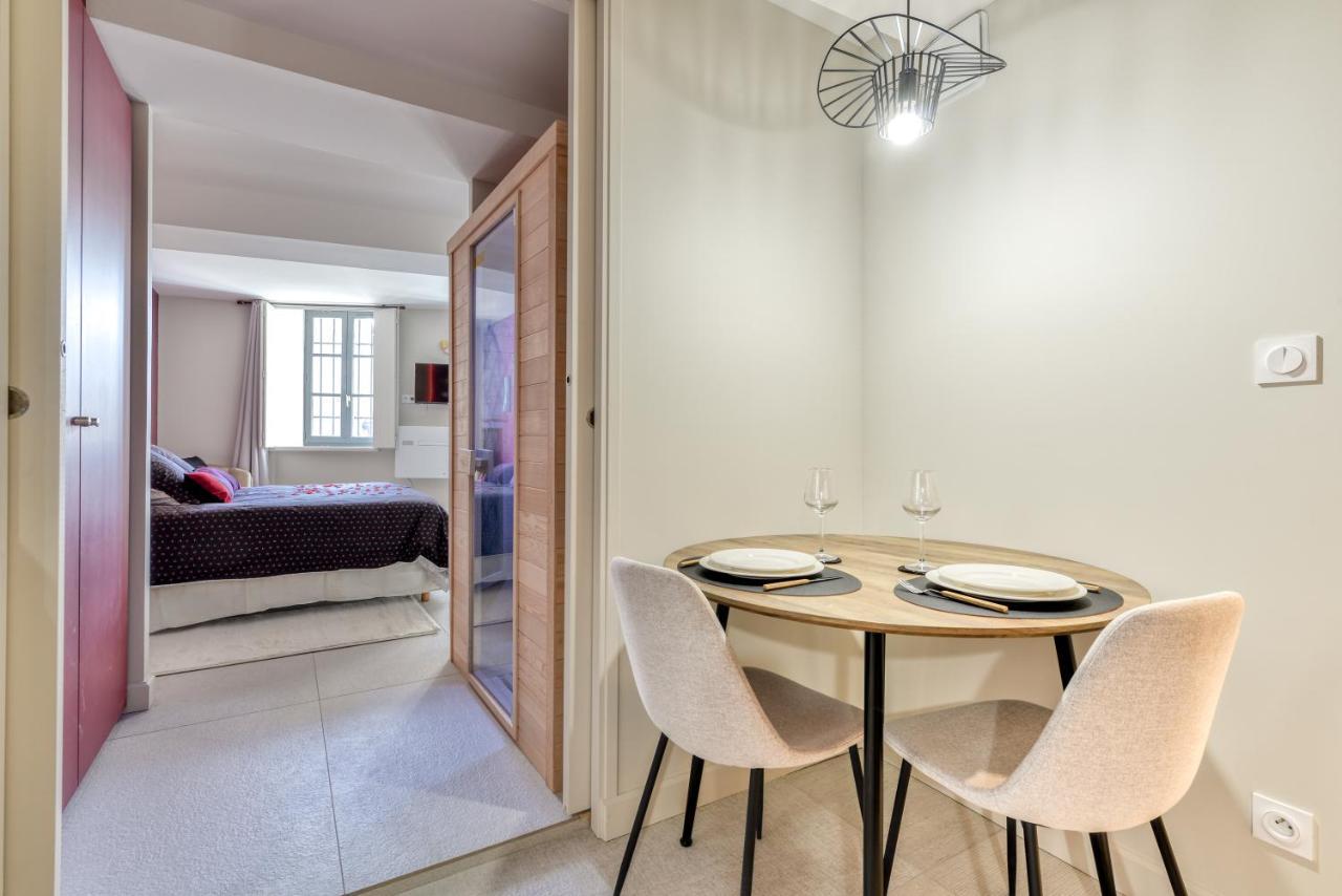 Les Gites De Laure - O Lit Divin, Instant De Volupte, Balneo Sauna, Climatisation, Netflix, 160M De La Cite Medievale 卡尔卡松 外观 照片