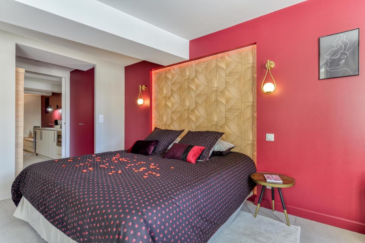 Les Gites De Laure - O Lit Divin, Instant De Volupte, Balneo Sauna, Climatisation, Netflix, 160M De La Cite Medievale 卡尔卡松 外观 照片